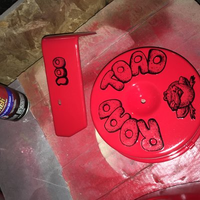 Air cleaner &amp; battery cover with graphics &amp; clear coat